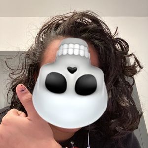 Meet your Posher, Carla